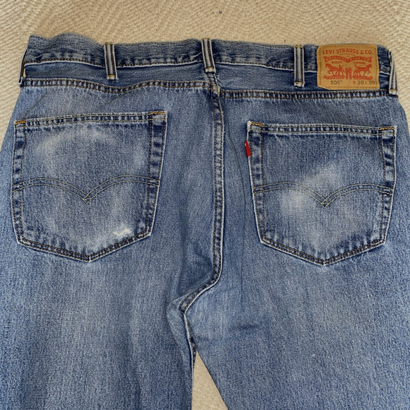 Levi's 505 38 X 30 Men Regular Fit Straight Leg Zip Fly Blue Jeans Denim - Picture 6 of 10
